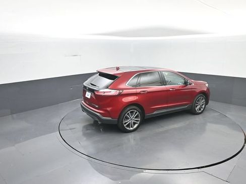 Certified 2019 Ford Edge Titanium w/ Cold Weather Package AWD/4WD image 33