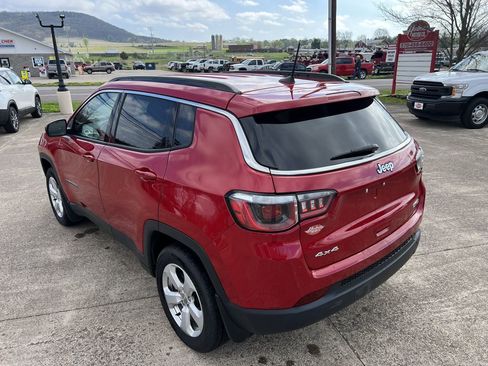 Used 2018 Jeep Compass Latitude w/ Popular Equipment Group AWD/4WD image 18