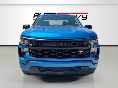 Used 2024 Chevrolet Silverado 1500 Custom image 2