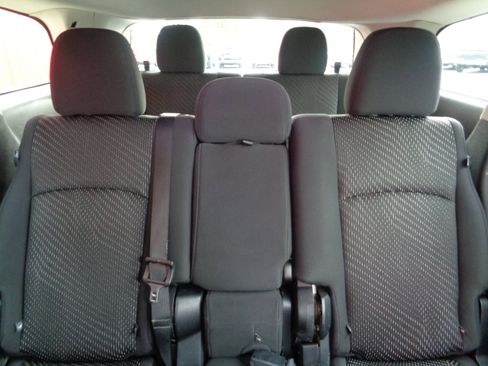 Used 2013 Dodge Journey SXT w/ Flexible Seating Group image 8
