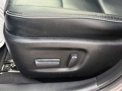 Used 2015 Toyota Corolla LE Premium image 16