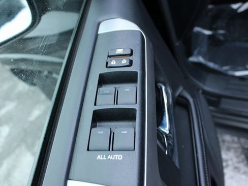 Used 2019 Toyota 4Runner SR5 image 11