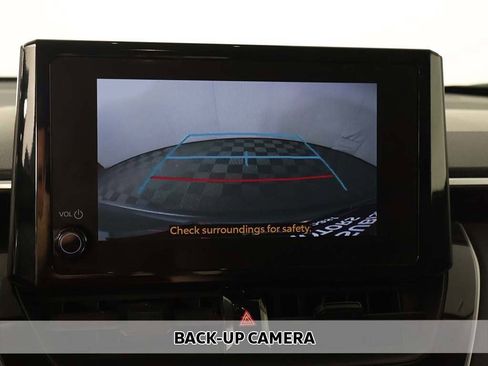 Used 2024 Toyota Corolla Cross LE image 5