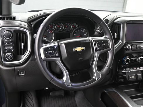 Used 2022 Chevrolet Silverado 1500 LTZ w/ Z71 Off-Road Package AWD/4WD image 2