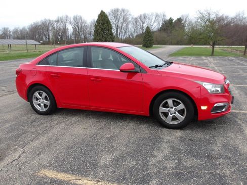 Used 2015 Chevrolet Cruze LT FWD image 1