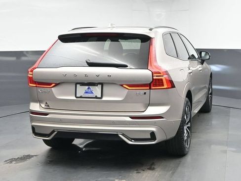 Used 2024 Volvo XC60 B5 Plus w/ Climate Package AWD/4WD image 8