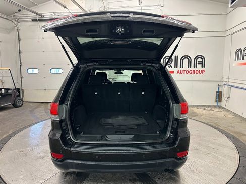 Used 2018 Jeep Grand Cherokee Laredo image 16