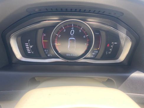 Used 2016 Volvo XC60 T5 Premier w/ Proximity Package FWD image 16