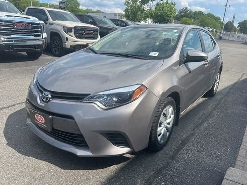 Used 2015 Toyota Corolla LE FWD image 4