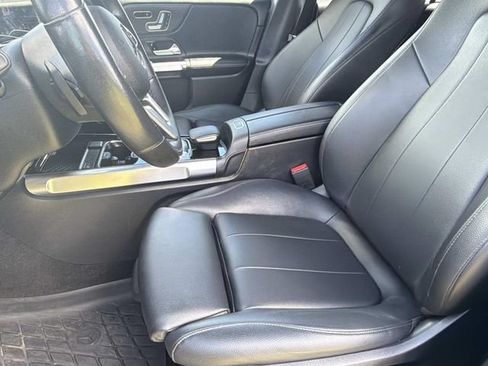 Used 2020 Mercedes-Benz GLB 250 image 19