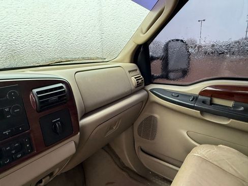 Used 2006 Ford F250 Lariat image 23