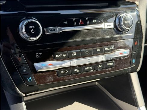 Used 2021 Ford Explorer Limited image 42