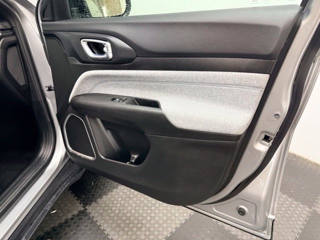 Used 2023 Jeep Compass Latitude w/ Convenience Group AWD/4WD image 41