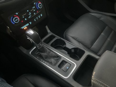 Used 2018 Ford Escape Titanium w/ Ford Safe & Smart Package image 25