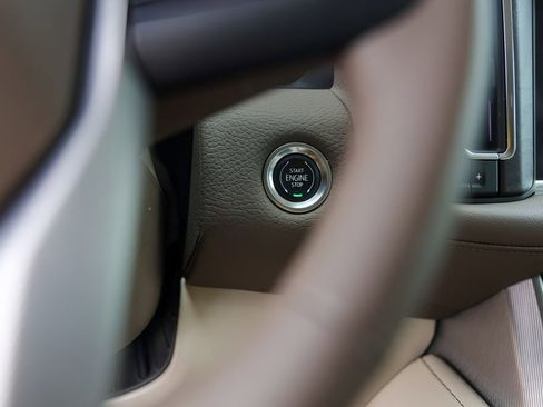Used 2023 GMC Yukon Denali RWD image 22