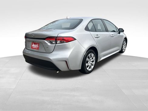Used 2023 Toyota Corolla LE image 6