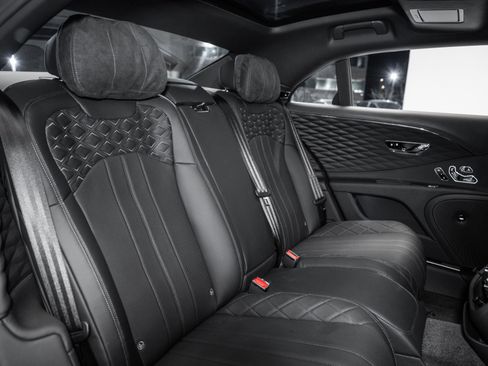 Used 2024 Bentley Flying Spur W12 image 29