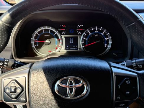 Used 2018 Toyota 4Runner SR5 AWD/4WD image 20