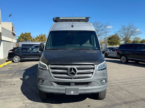 Used 2022 Mercedes-Benz Sprinter 2500 image 2