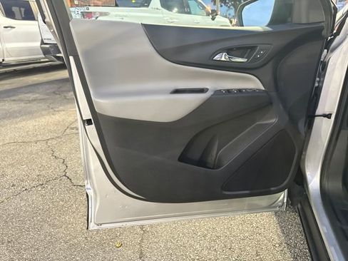 Used 2021 Chevrolet Equinox LS w/ LS Convenience Package image 10
