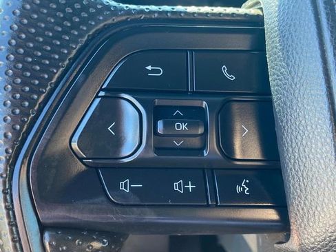 Used 2024 Toyota Tacoma SR image 9