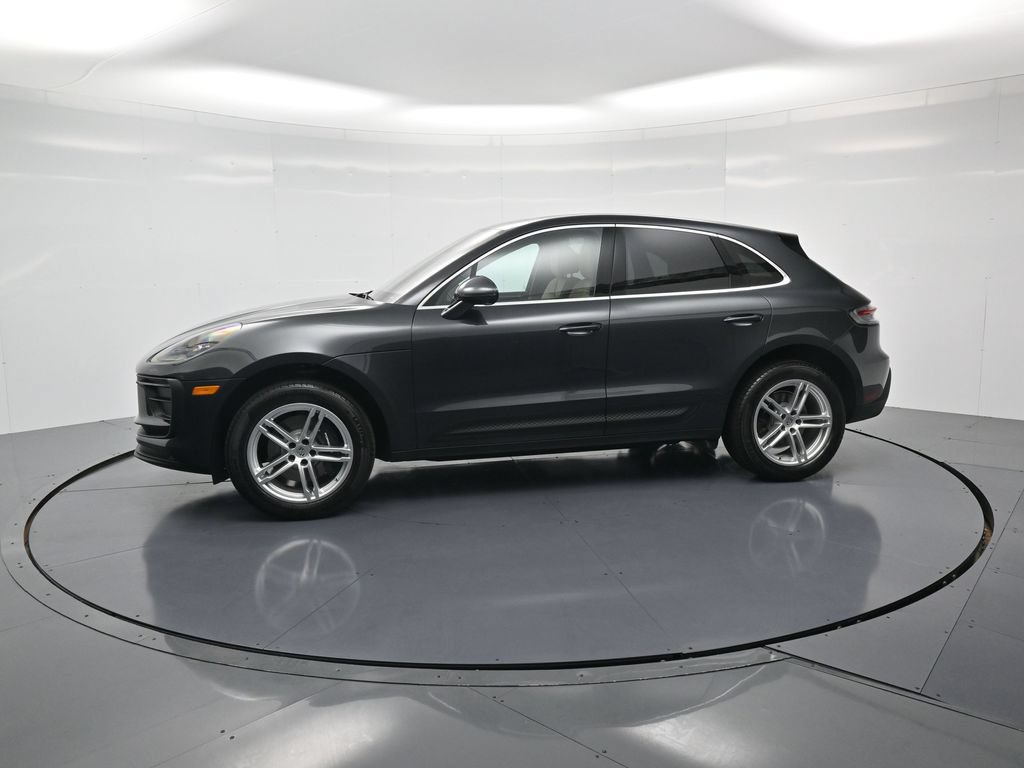 Used 2026 Porsche Macan AWD/4WD image 2