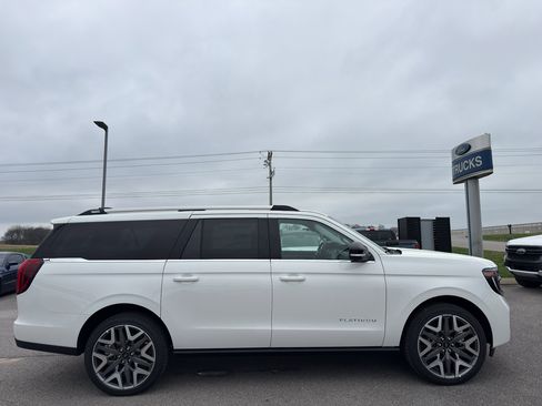 New 2026 Ford Expedition Max Platinum w/ Platinum Ultimate Package AWD/4WD image 4