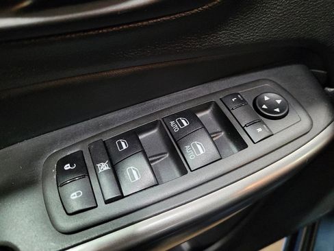 Used 2021 Jeep Cherokee Latitude Lux AWD/4WD image 27