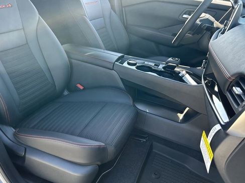 New 2025 Nissan Rogue SV image 8