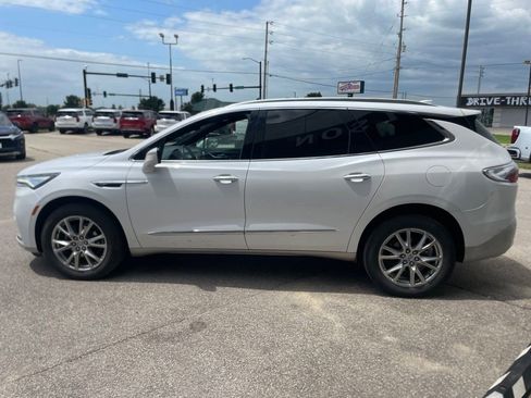Used 2023 Buick Enclave Essence w/ Experience Buick Package FWD image 5