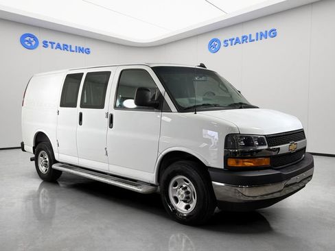 Used 2025 Chevrolet Express 2500 w/ Driver Convenience Package RWD image 14