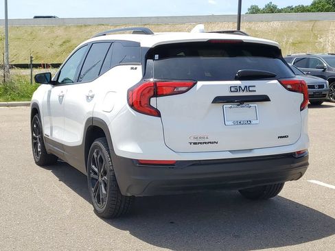 Used 2021 GMC Terrain SLE w/ Driver Convenience Package AWD/4WD image 2