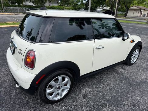 Used 2009 MINI Cooper Hardtop FWD image 4