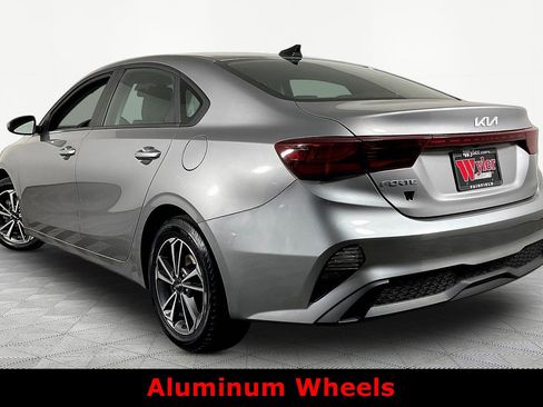 Used 2023 Kia Forte LXS FWD image 4