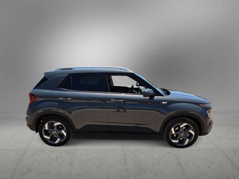 Certified 2026 Hyundai Venue SEL FWD image 9