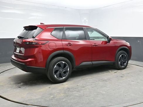 Used 2025 Nissan Rogue SV image 7