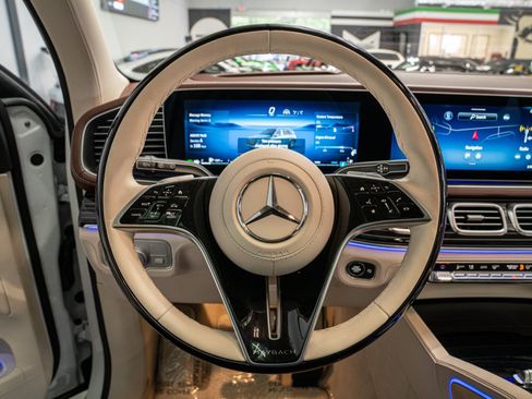 Used 2026 Mercedes-Benz Maybach GLS 600 4MATIC image 14