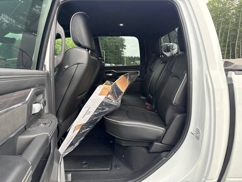 New 2026 RAM 2500 Laramie AWD/4WD image 22