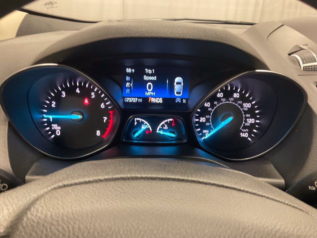 Used 2018 Ford Escape SE w/ SE Sync 3 Package AWD/4WD image 2