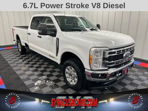 Used 2023 Ford F250 XLT image 1