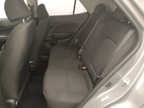 Used 2022 Hyundai Venue SE FWD image 18