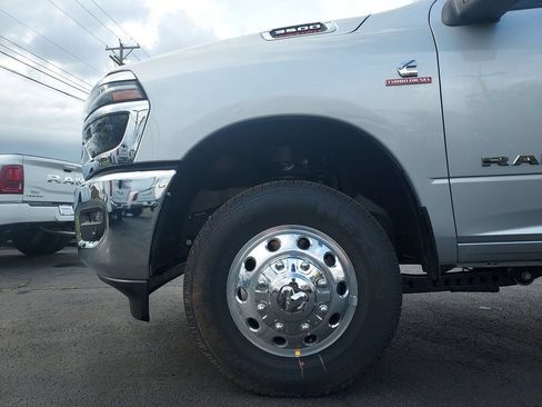 New 2026 RAM 3500 Laramie AWD/4WD image 16