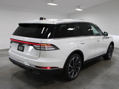 New 2026 Lincoln Aviator Reserve image 8