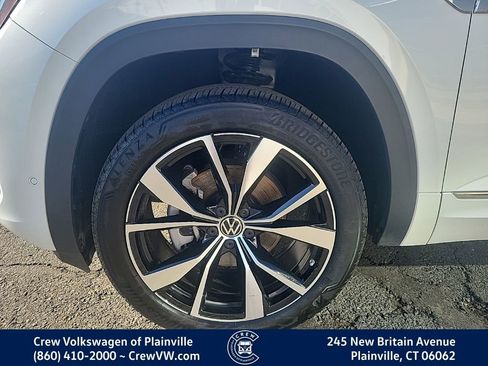 Certified 2025 Volkswagen Atlas Cross Sport SEL Premium R-Line image 17