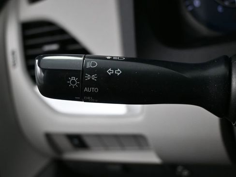Used 2020 Toyota Sienna L FWD image 16