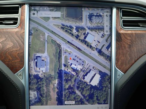 Used 2018 Tesla Model X 100D AWD/4WD image 6