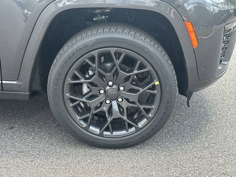 New 2026 Jeep Grand Cherokee Summit AWD/4WD image 12