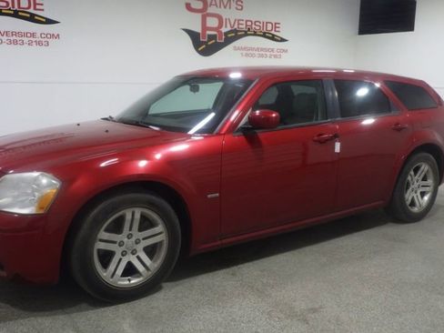 Used 2005 Dodge Magnum R/T w/ Convenience Group II RWD image 1
