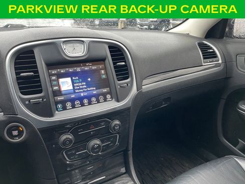 Used 2017 Chrysler 300 Limited image 18