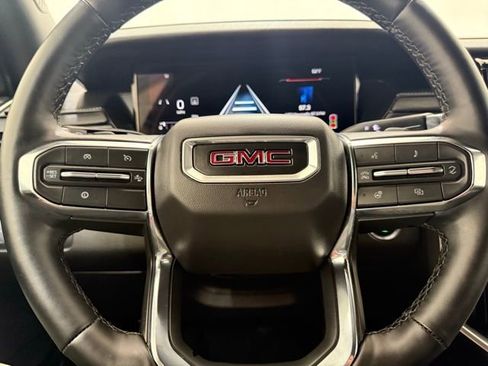 Used 2025 GMC Acadia Elevation image 42